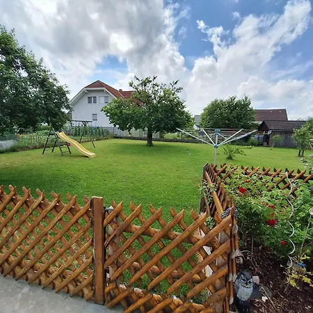 בית נופש Ferienhaus Schrems *